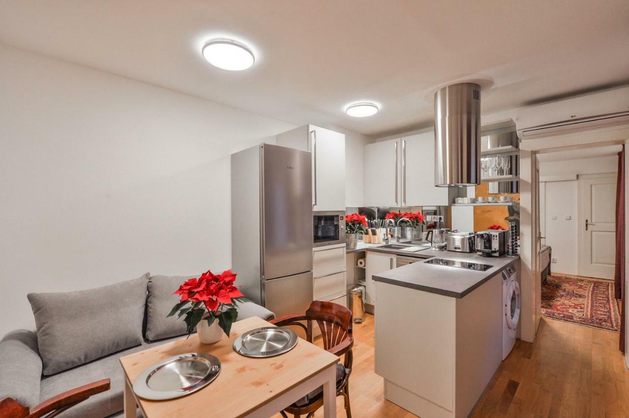 Romantic Apartment Prague Near Charles Bridge Eksteriør bilde